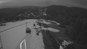 Snow park Paprsek - Lanovka - pohled dolů - 22.3.2023 v 05:20