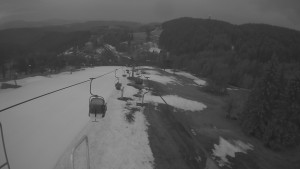 Snow park Paprsek - Lanovka - pohled dolů - 22.3.2023 v 05:30
