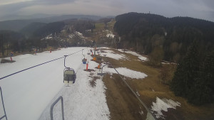 Snow park Paprsek - Lanovka - pohled dolů - 22.3.2023 v 06:40