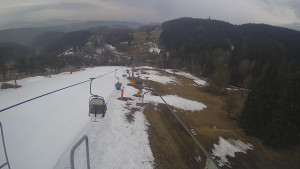 Snow park Paprsek - Lanovka - pohled dolů - 22.3.2023 v 06:45