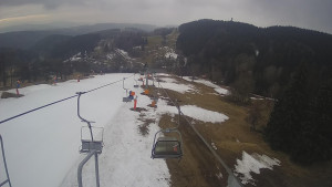 Snow park Paprsek - Lanovka - pohled dolů - 22.3.2023 v 07:30