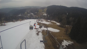 Snow park Paprsek - Lanovka - pohled dolů - 22.3.2023 v 08:00