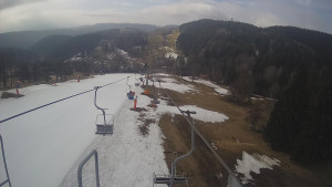 Snow park Paprsek - Lanovka - pohled dolů - 22.3.2023 v 08:50