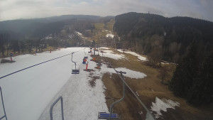 Snow park Paprsek - Lanovka - pohled dolů - 22.3.2023 v 09:00