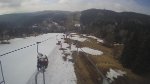 Snow park Paprsek - Lanovka - pohled dolů - 22.3.2023 v 09:05