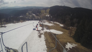 Snow park Paprsek - Lanovka - pohled dolů - 22.3.2023 v 10:30