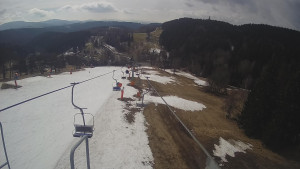 Snow park Paprsek - Lanovka - pohled dolů - 22.3.2023 v 10:45