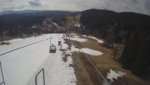 Snow park Paprsek - Lanovka - pohled dolů - 22.3.2023 v 10:50