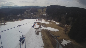 Snow park Paprsek - Lanovka - pohled dolů - 22.3.2023 v 11:10