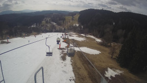 Snow park Paprsek - Lanovka - pohled dolů - 22.3.2023 v 11:30