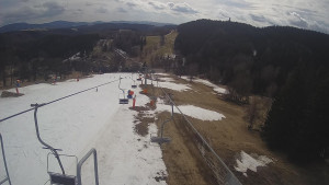 Snow park Paprsek - Lanovka - pohled dolů - 22.3.2023 v 13:10