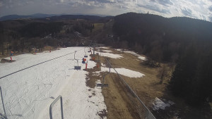 Snow park Paprsek - Lanovka - pohled dolů - 22.3.2023 v 15:20