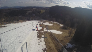 Snow park Paprsek - Lanovka - pohled dolů - 22.3.2023 v 15:35