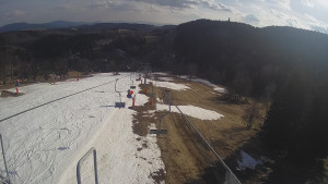 Snow park Paprsek - Lanovka - pohled dolů - 22.3.2023 v 15:50
