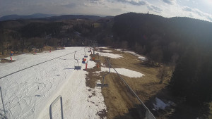 Snow park Paprsek - Lanovka - pohled dolů - 22.3.2023 v 15:55