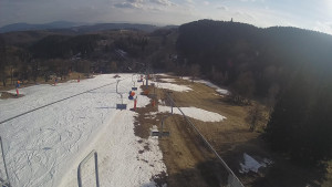 Snow park Paprsek - Lanovka - pohled dolů - 22.3.2023 v 16:10