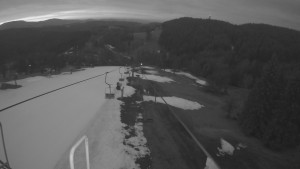 Snow park Paprsek - Lanovka - pohled dolů - 23.3.2023 v 05:25