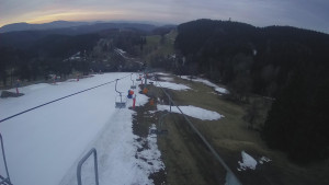 Snow park Paprsek - Lanovka - pohled dolů - 23.3.2023 v 05:40