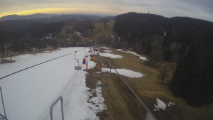 Snow park Paprsek - Lanovka - pohled dolů - 23.3.2023 v 06:00