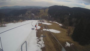Snow park Paprsek - Lanovka - pohled dolů - 23.3.2023 v 07:50