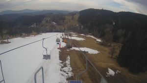 Snow park Paprsek - Lanovka - pohled dolů - 23.3.2023 v 08:05