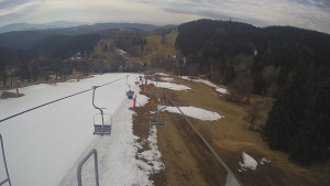 Snow park Paprsek - Lanovka - pohled dolů - 23.3.2023 v 08:45