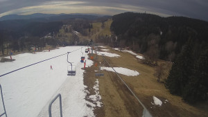 Snow park Paprsek - Lanovka - pohled dolů - 23.3.2023 v 10:30