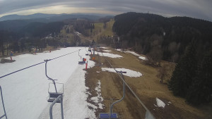 Snow park Paprsek - Lanovka - pohled dolů - 23.3.2023 v 10:45