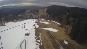 Snow park Paprsek - Lanovka - pohled dolů - 23.3.2023 v 10:55