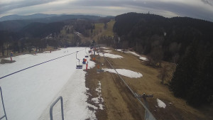 Snow park Paprsek - Lanovka - pohled dolů - 23.3.2023 v 11:35