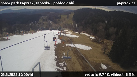 Snow park Paprsek - Lanovka - pohled dolů - 23.3.2023 v 12:00
