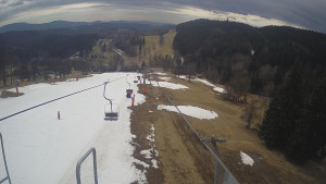 Snow park Paprsek - Lanovka - pohled dolů - 23.3.2023 v 12:10