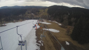 Snow park Paprsek - Lanovka - pohled dolů - 23.3.2023 v 12:25