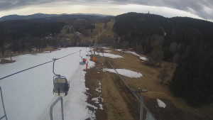 Snow park Paprsek - Lanovka - pohled dolů - 23.3.2023 v 12:50