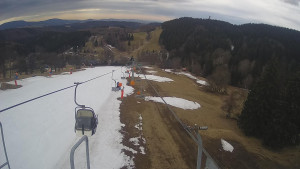 Snow park Paprsek - Lanovka - pohled dolů - 23.3.2023 v 13:10