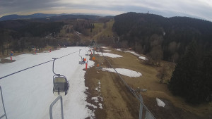 Snow park Paprsek - Lanovka - pohled dolů - 23.3.2023 v 13:20