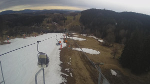 Snow park Paprsek - Lanovka - pohled dolů - 23.3.2023 v 14:40