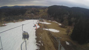 Snow park Paprsek - Lanovka - pohled dolů - 23.3.2023 v 15:10
