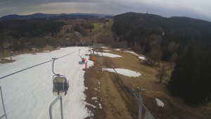 Snow park Paprsek - Lanovka - pohled dolů - 23.3.2023 v 15:15
