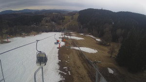 Snow park Paprsek - Lanovka - pohled dolů - 23.3.2023 v 15:35