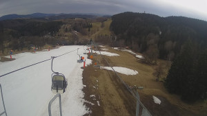 Snow park Paprsek - Lanovka - pohled dolů - 23.3.2023 v 16:10