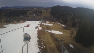 Snow park Paprsek - Lanovka - pohled dolů - 23.3.2023 v 16:15
