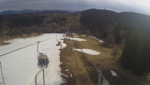 Snow park Paprsek - Lanovka - pohled dolů - 23.3.2023 v 16:20