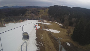 Snow park Paprsek - Lanovka - pohled dolů - 23.3.2023 v 16:25