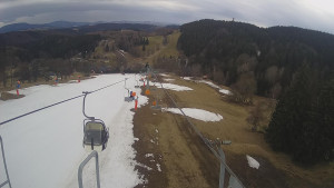 Snow park Paprsek - Lanovka - pohled dolů - 23.3.2023 v 16:30