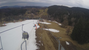 Snow park Paprsek - Lanovka - pohled dolů - 23.3.2023 v 16:35
