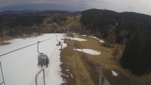 Snow park Paprsek - Lanovka - pohled dolů - 23.3.2023 v 16:45
