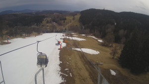 Snow park Paprsek - Lanovka - pohled dolů - 23.3.2023 v 16:50