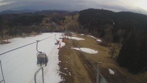 Snow park Paprsek - Lanovka - pohled dolů - 23.3.2023 v 17:15