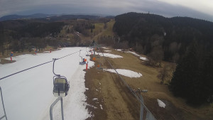 Snow park Paprsek - Lanovka - pohled dolů - 23.3.2023 v 17:25
